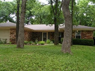 3011 Columbine Dr, Grapevine, TX 76051