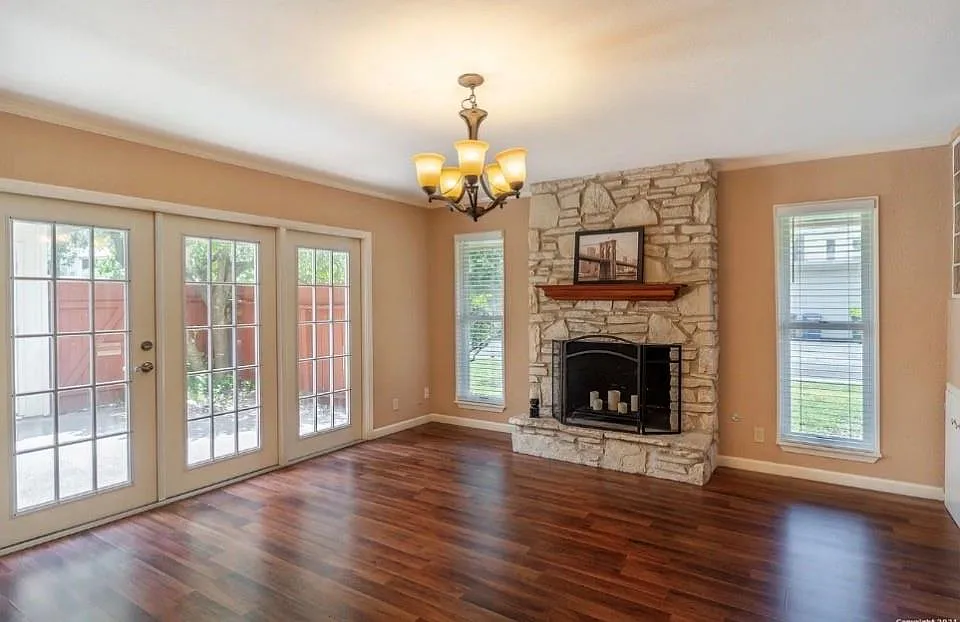 3 bed, 2.5 bath, 1540 sqft, $2,000 — Photo 4