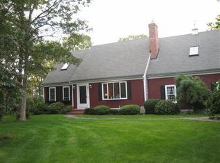 8 Song Bird Cir, Forestdale, MA 02644