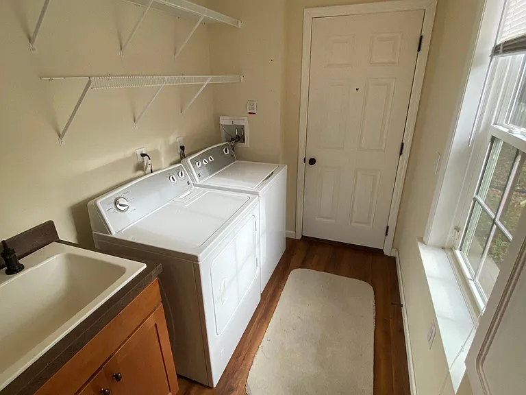 2094 Fieldcrest Dr — Photo 9