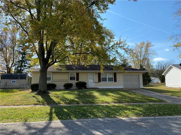 732 Eastgate Dr, Charleston, IL 61920