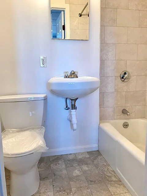 272 Newbury St #15