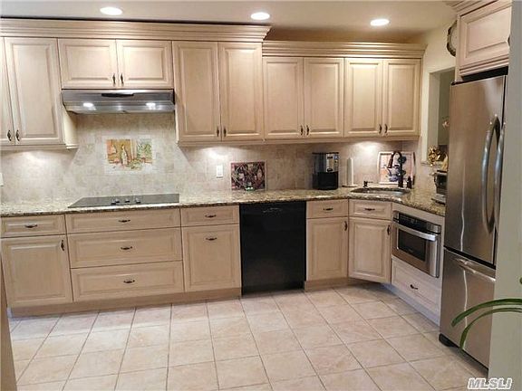 5th image of 4 Chestnut Ln