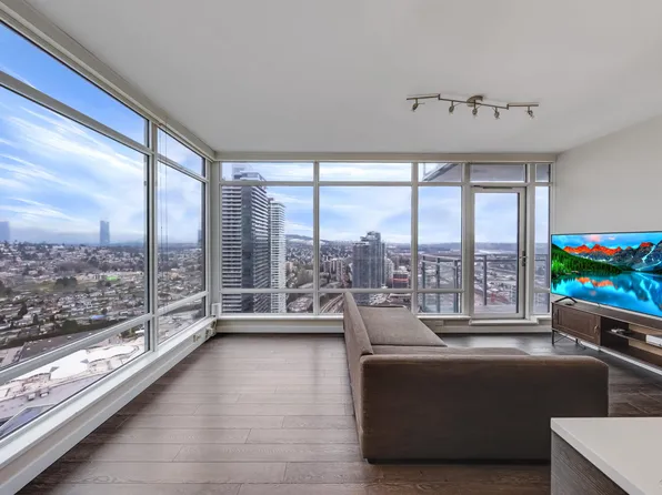 4485 Skyline Dr #4205, Burnaby, BC V5C 0J2