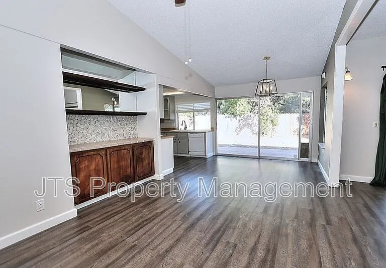 5748 Muldrow Rd — Photo 12