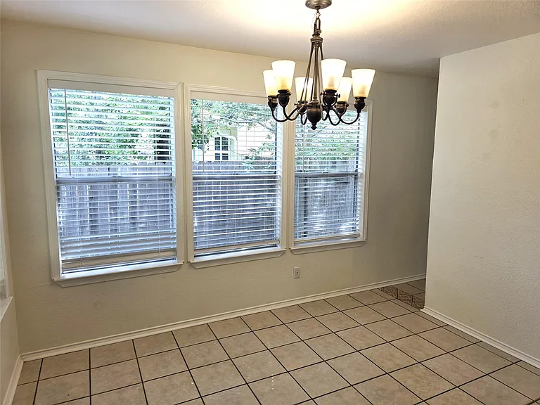 1600 Hollow Tree Blvd — Photo 14