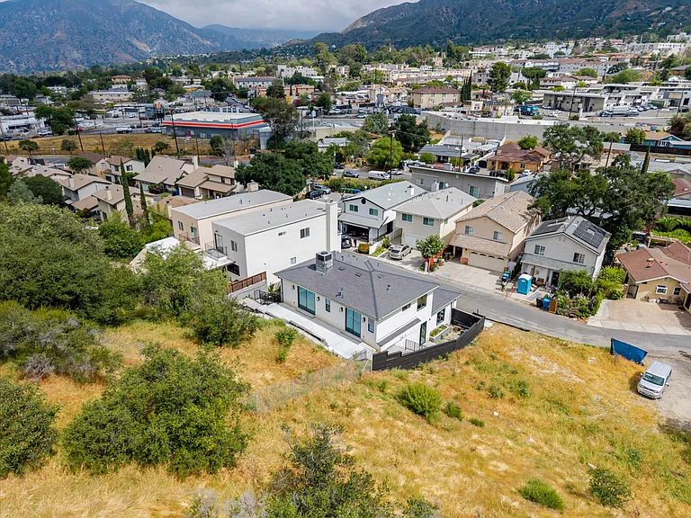 7416 Valaho Ln — Photo 42