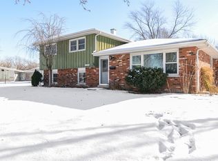 17539 Maple Dr, Lansing, IL 60438