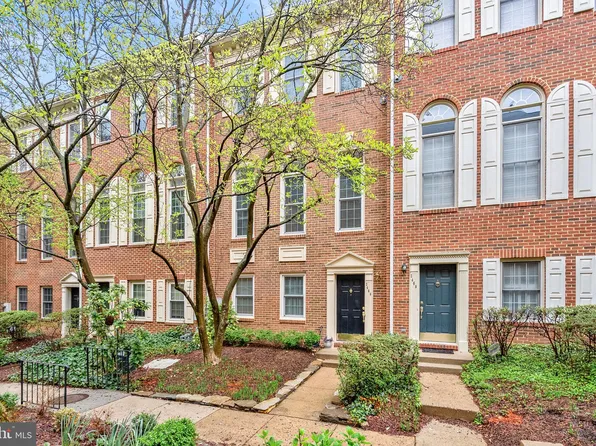 2466 Garnett Dr, Alexandria, VA 22311