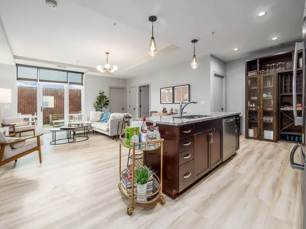 1145 N High St #204, Columbus, OH 43201