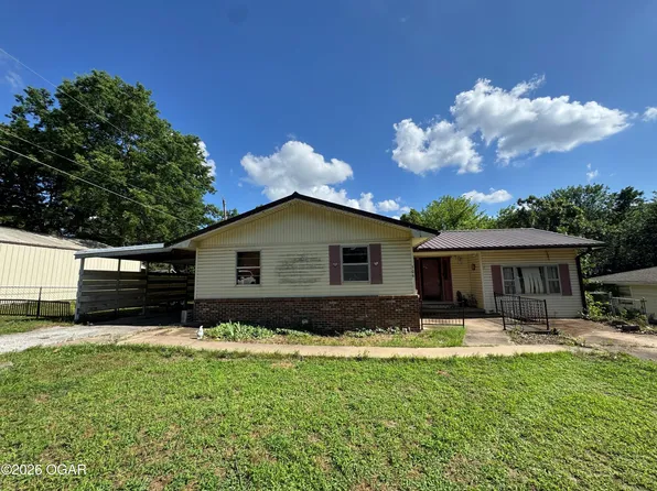 504 Woodland St, Carl Junction, MO 64834