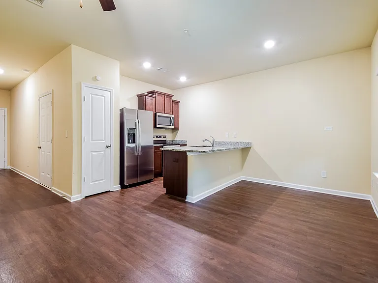 306 Highwood Ln — Photo 4