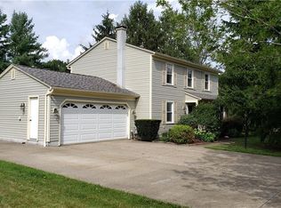 517 Woodlake Dr, Medina, OH 44256