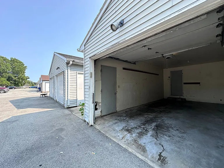 1186 Scheuring Rd — Photo 24