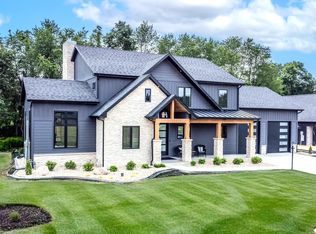 21242 Hallton Dr, Bristol, IN 46507