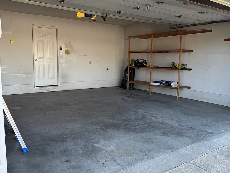 2411 Garden Dr — Photo 9