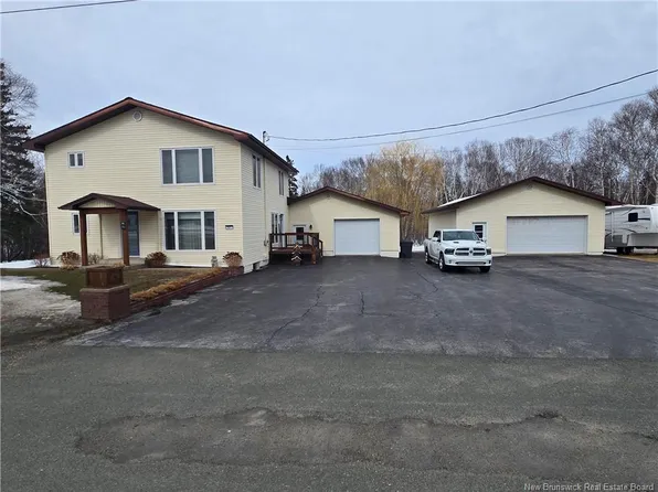 81 Principale, Pointe Verte, NB E8J 2W2