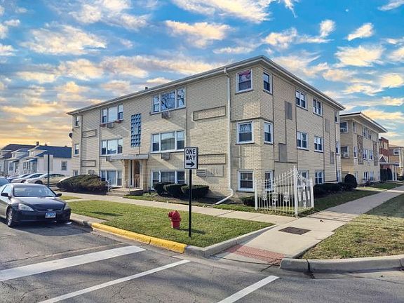 2nd image of 7303 W Fullerton Ave APT Gn