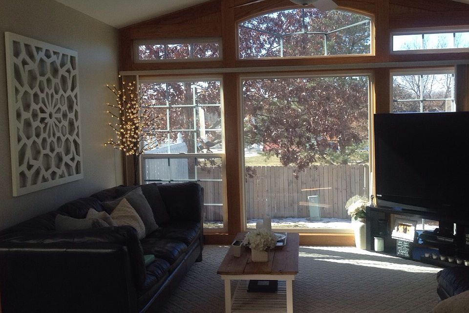 1st image of 2429 E Bradbury Ave