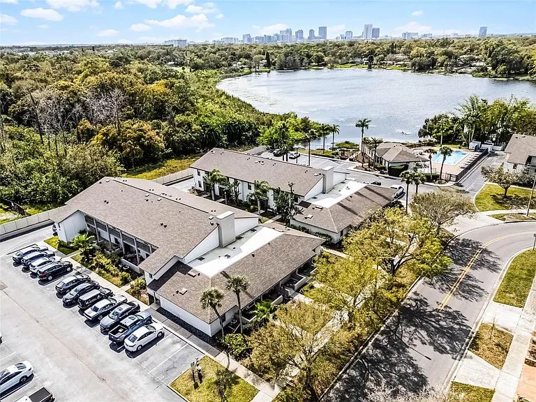 2942 Plaza Terrace Dr — Photo 20