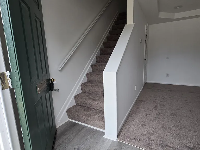 2626 Wayside Dr — Photo 3