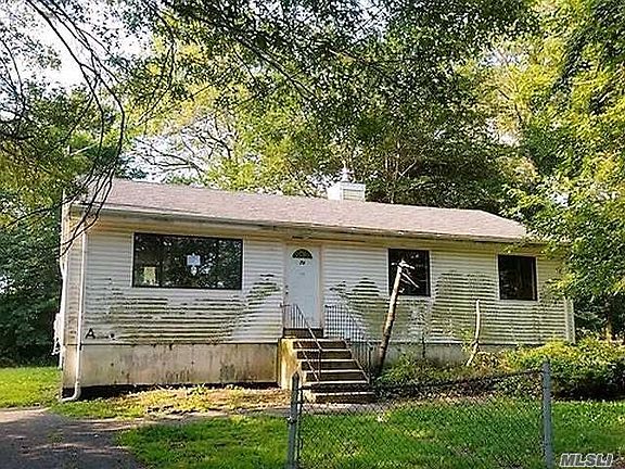2nd image of 74 Seymour Ln