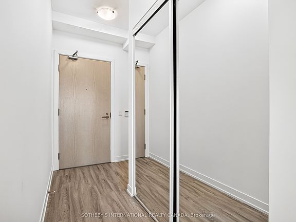 4th image of 55 Cooper St #6605