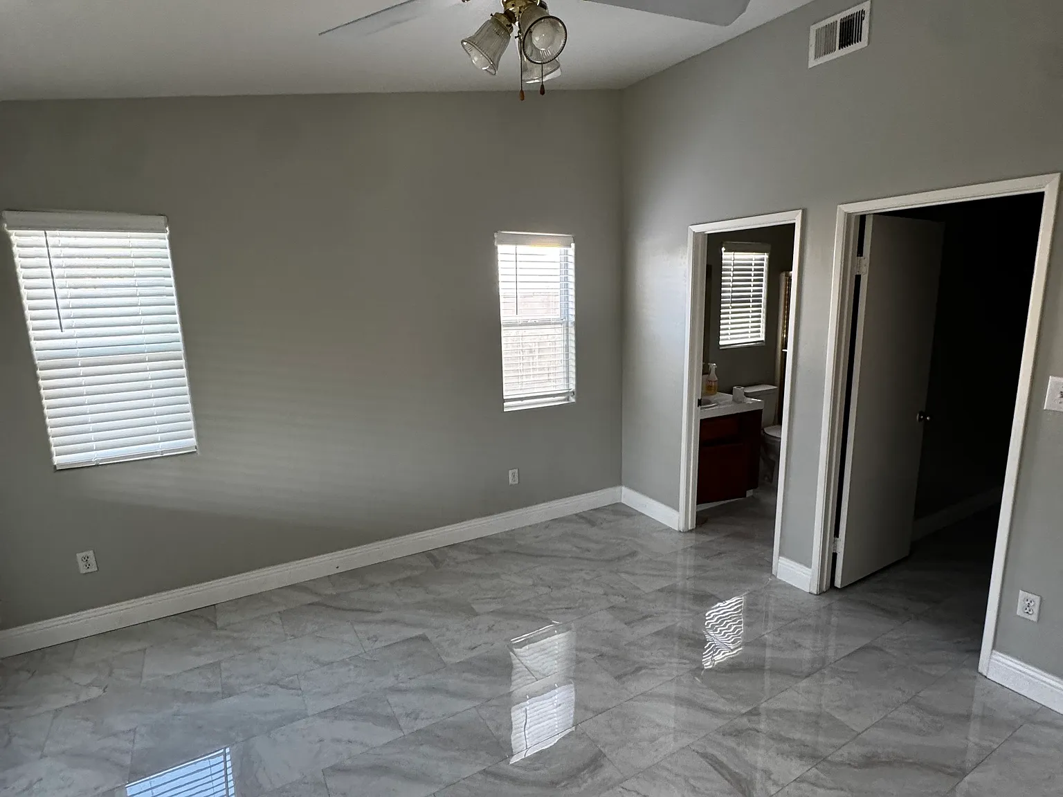 4 bed, 1354 sqft, $2,500 — Photo 2
