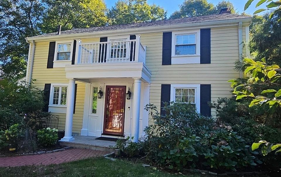 1st image of 560 Worcester St