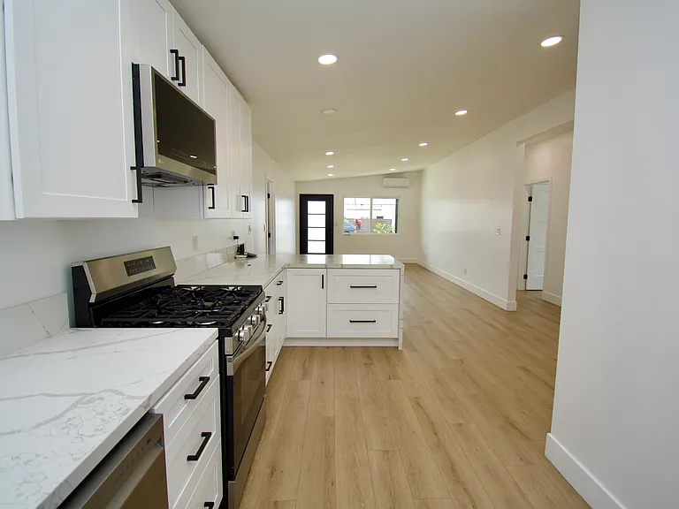 820 Iris Ave #1 — Photo 7