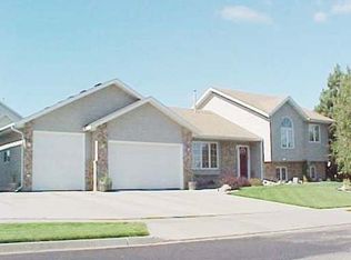 2630 Henry St, Bismarck, ND 58503