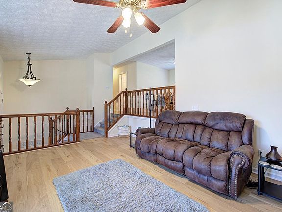 4th image of 59 Poole Bridge Ct