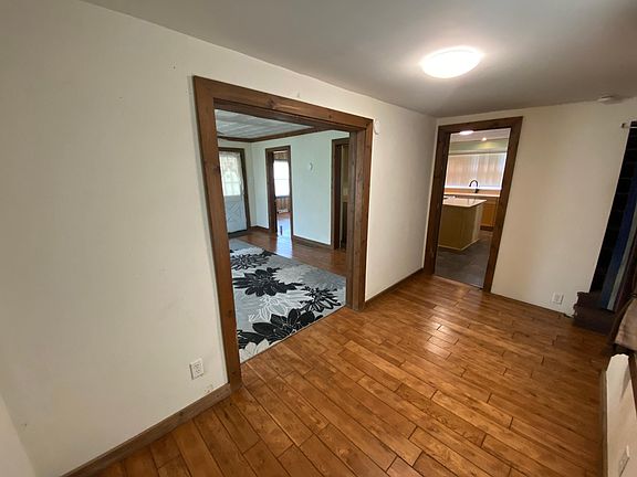 4th image of 1205 N Bowman Ave