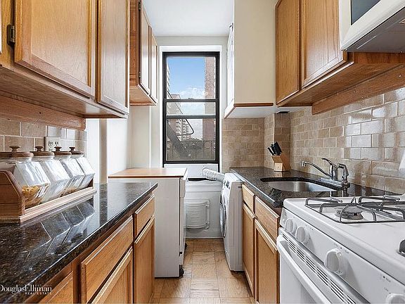 2nd image of 3115 Broadway Unit 52/53