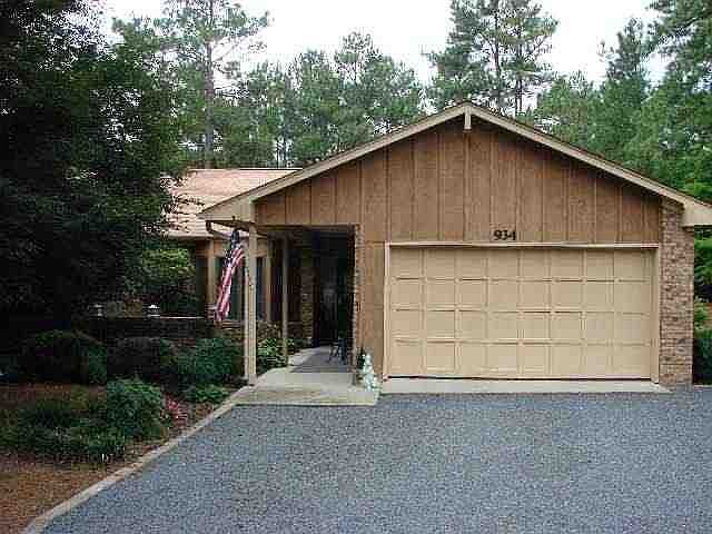 1st image of 934 Knollwood Village