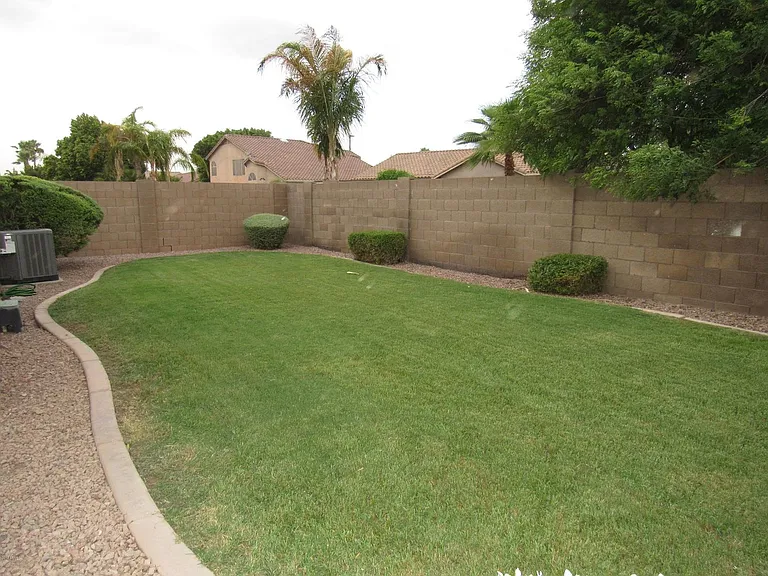 102 W Gail Dr — Photo 20