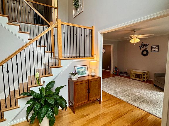 3rd image of 3097 Caversham Park Ln