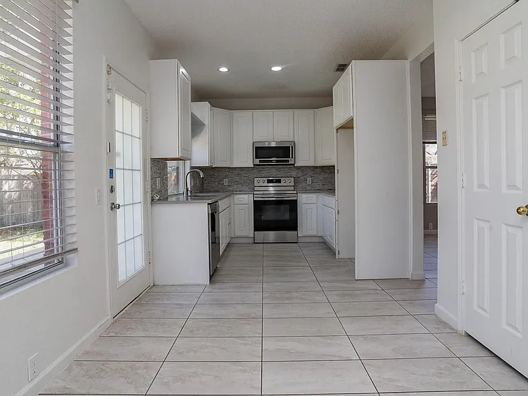 1709 Corvallis Trl — Photo 6