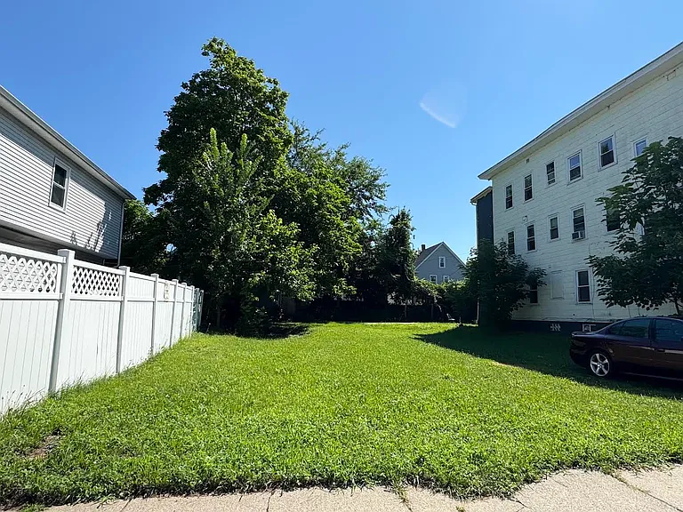 107 College St #1R — Photo 2