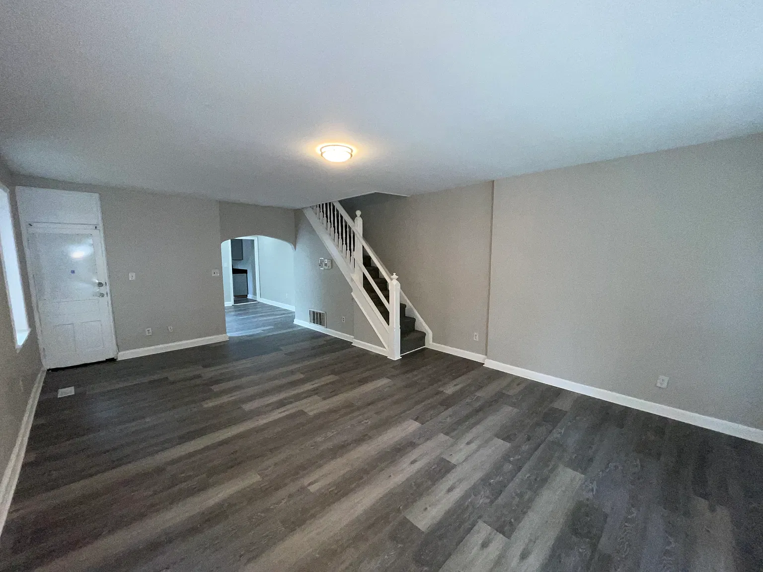 4 bed, 2000 sqft, $2,195 — Photo 3