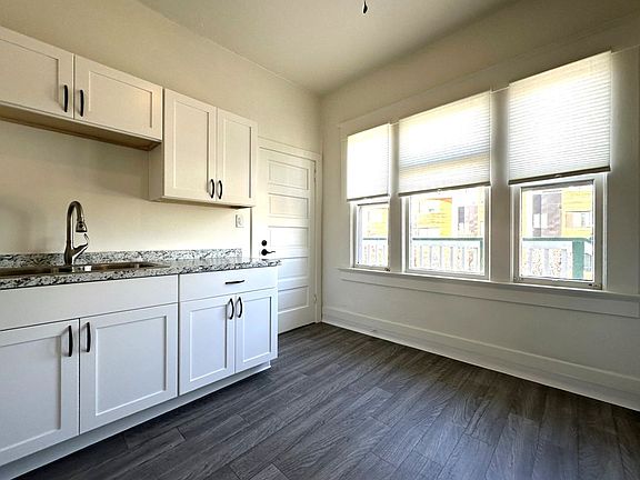 4th image of 2066 Columbia St APT 3