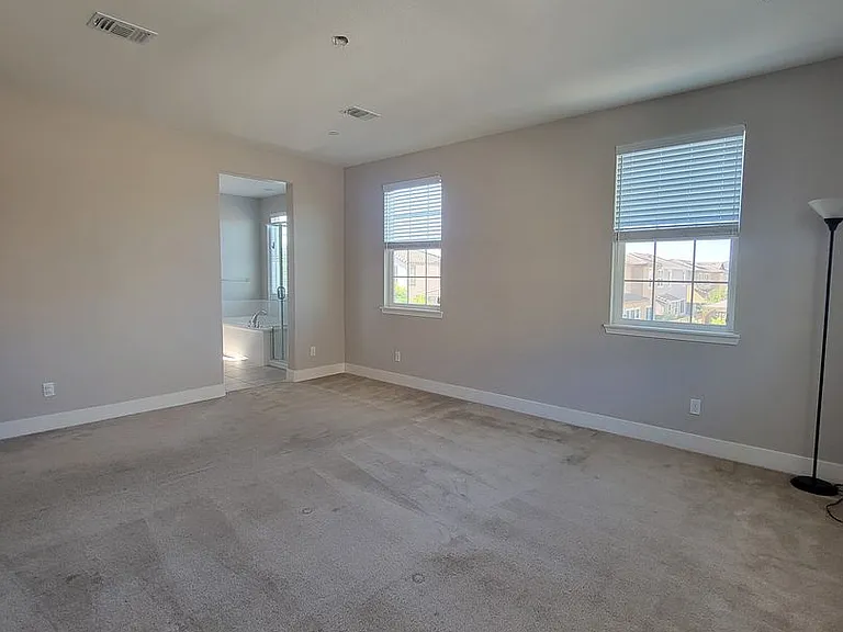 1829 Kelly Pl — Photo 3