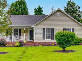 616 Williamsburg Ter, High Point, NC 27262