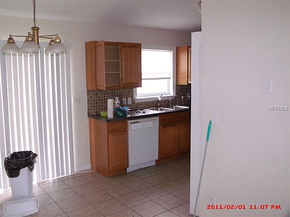 5th image of 3072 N Covington Dr