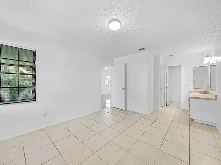 350 SW Colesbury Ave #350 — Photo 7