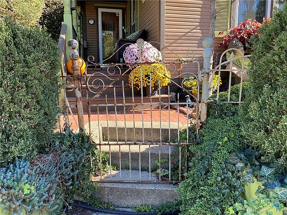 2nd image of 944 Stanview Ave