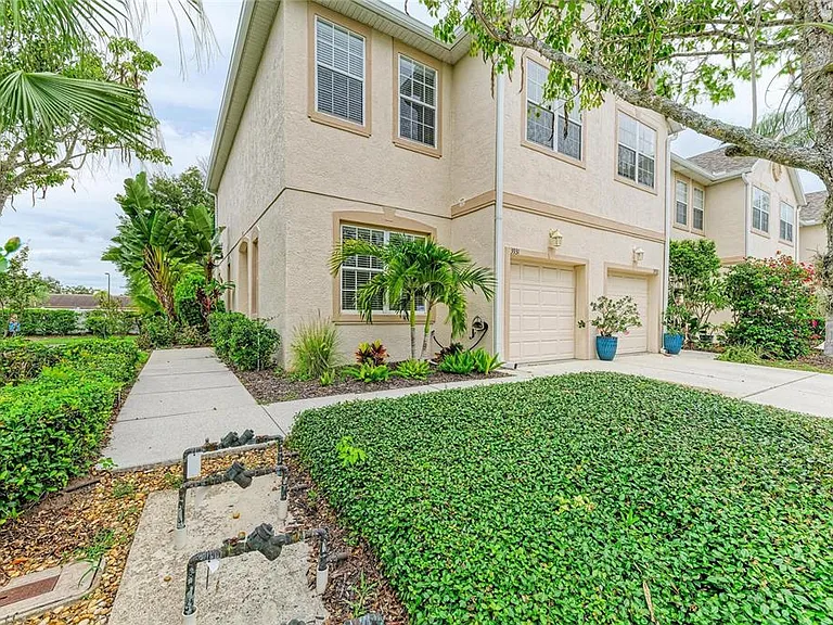 3931 Yellowstone Cir — Photo 4