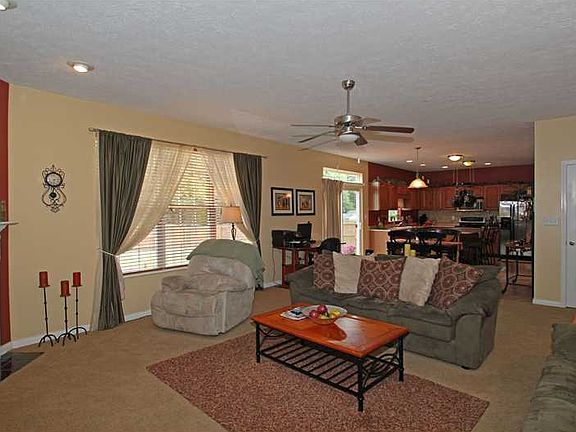 4th image of 794 Penny Ct