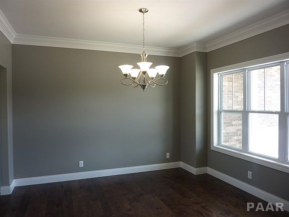 3rd image of 1641 Mackenzie St