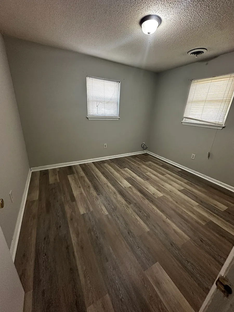 Building Photo - 636 Cashew St #B